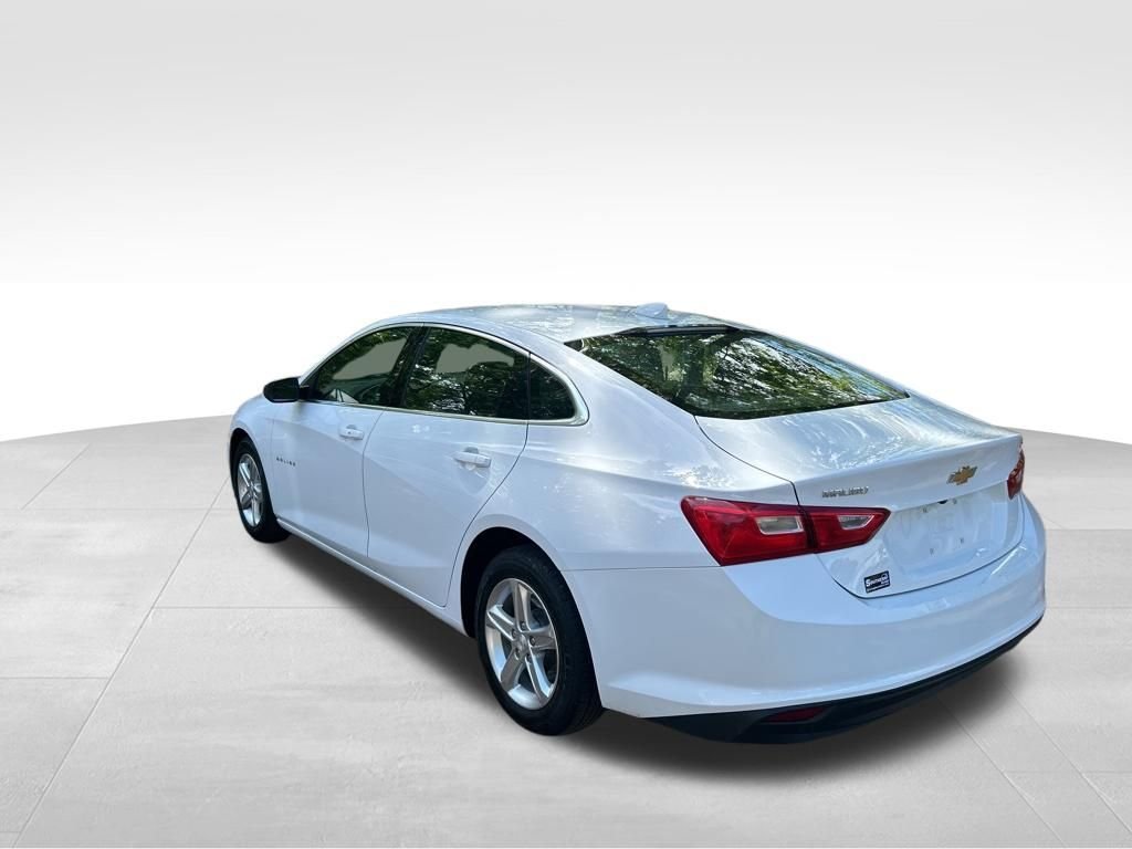 Used 2023 White Chevrolet LT image 3