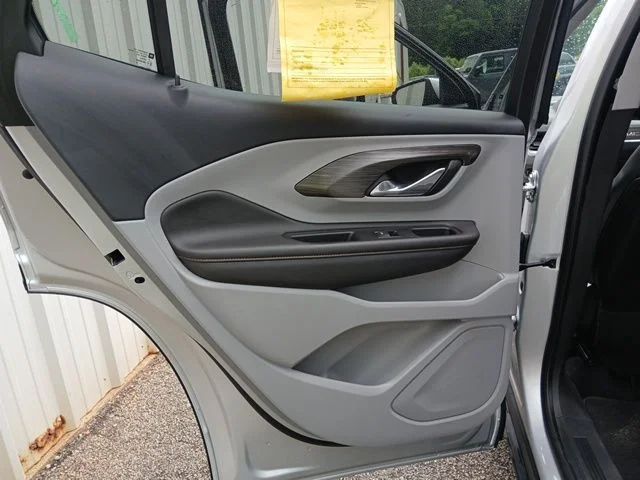 Used 2020 Silver GMC SLT image 15