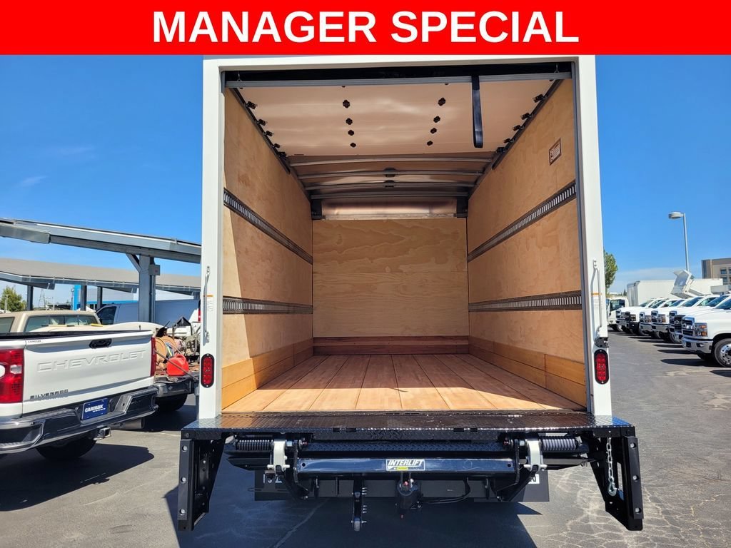 2025 Chevrolet Low Cab Forward 4500 HG view 6