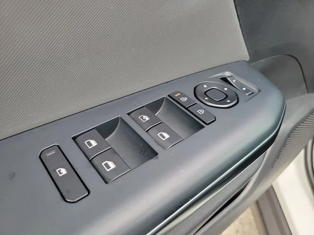 2025 Kia K4 LXS - Photo 20