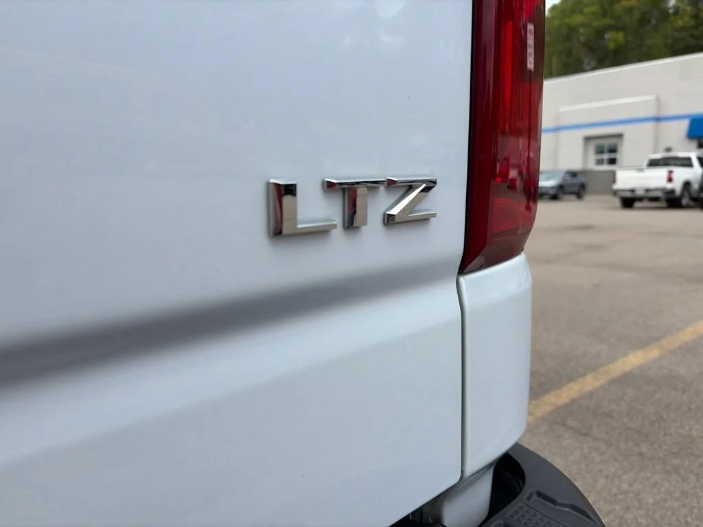Used 2026 Polar White Tricoat Chevrolet LTZ image 17