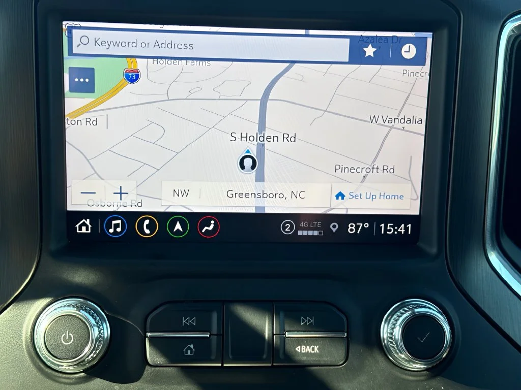 Used 2022 White GMC AT4 image 18