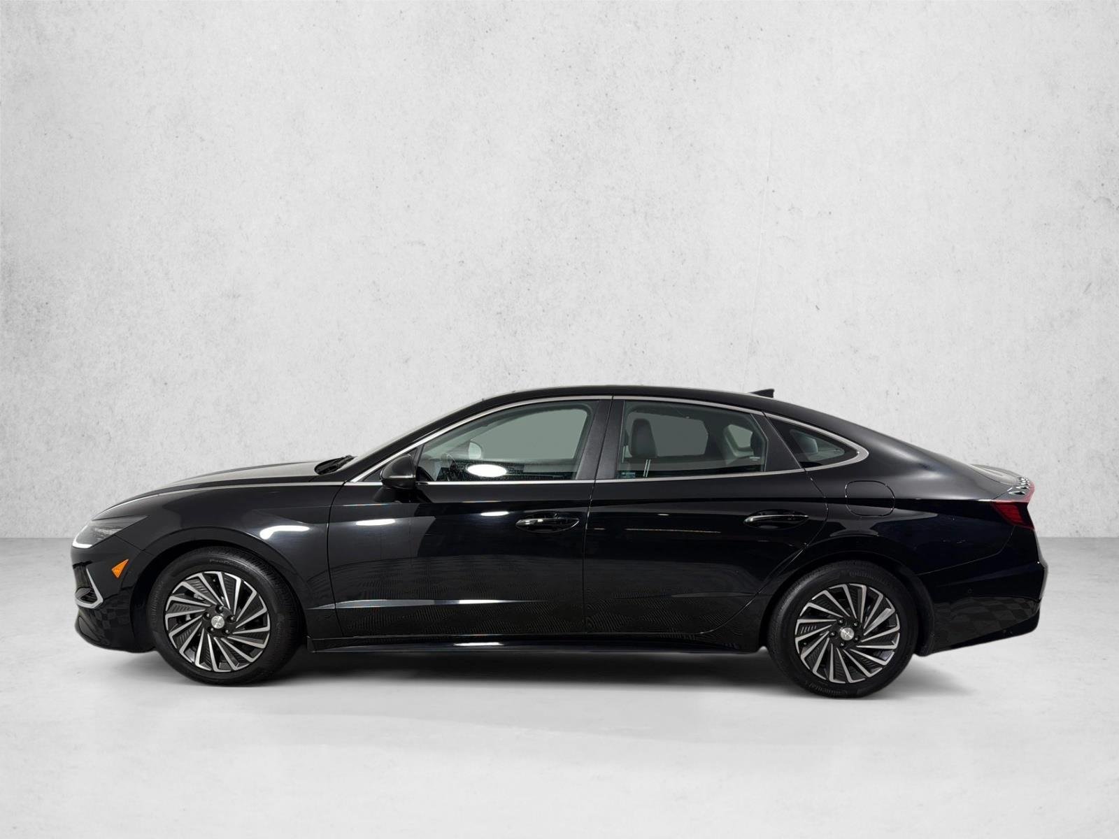 Used 2023 Onyx Black Hyundai Limited image 8