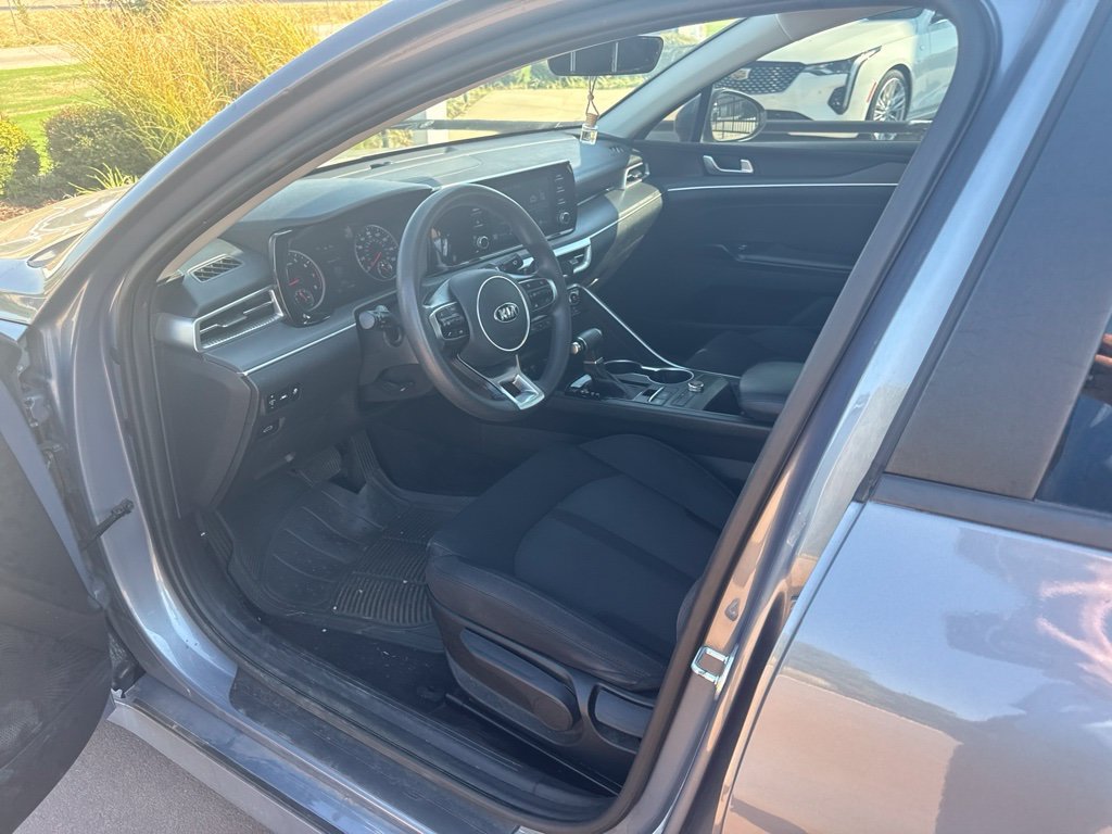 Used 2021 Silver Kia LXS image 7