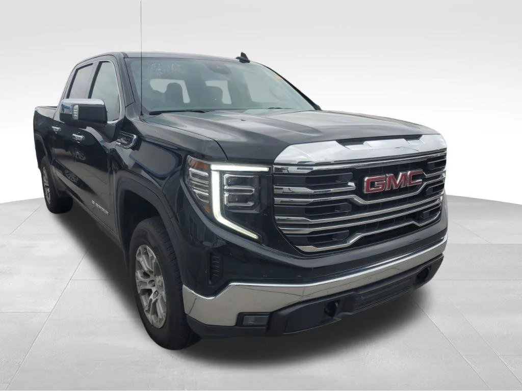 Used 2025 Black GMC SLT image 12