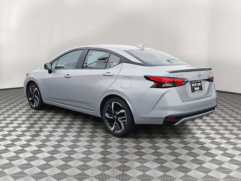 2024 Nissan Versa SR, photo 2 of 12