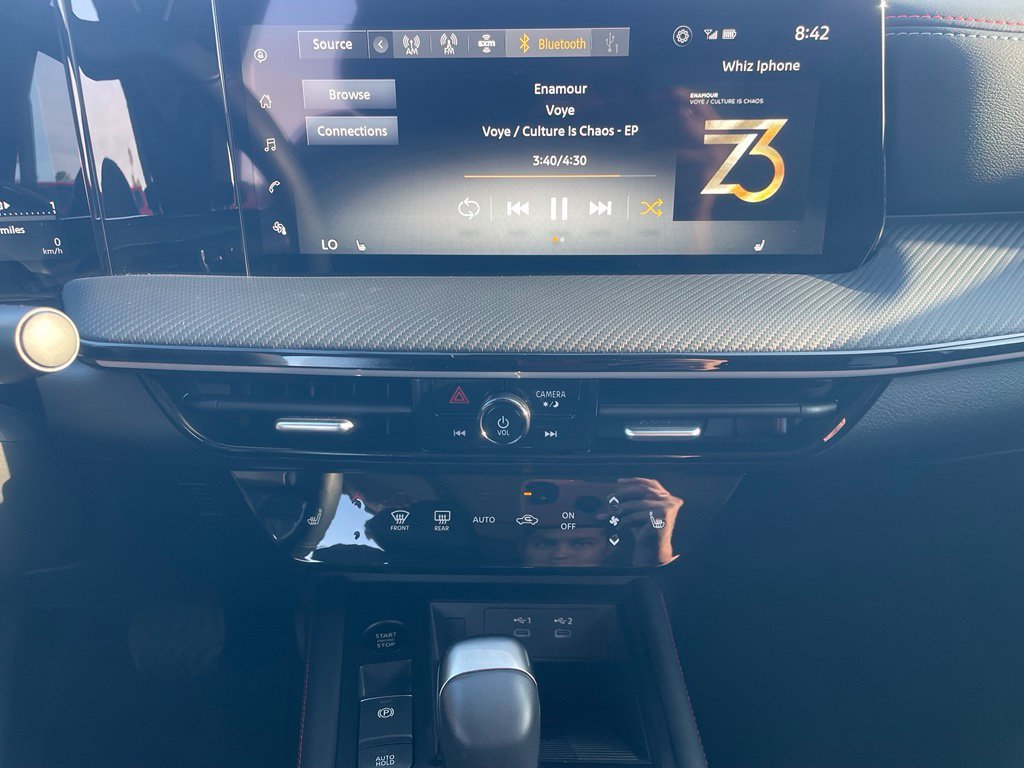 Used 2025 White Nissan SR image 16