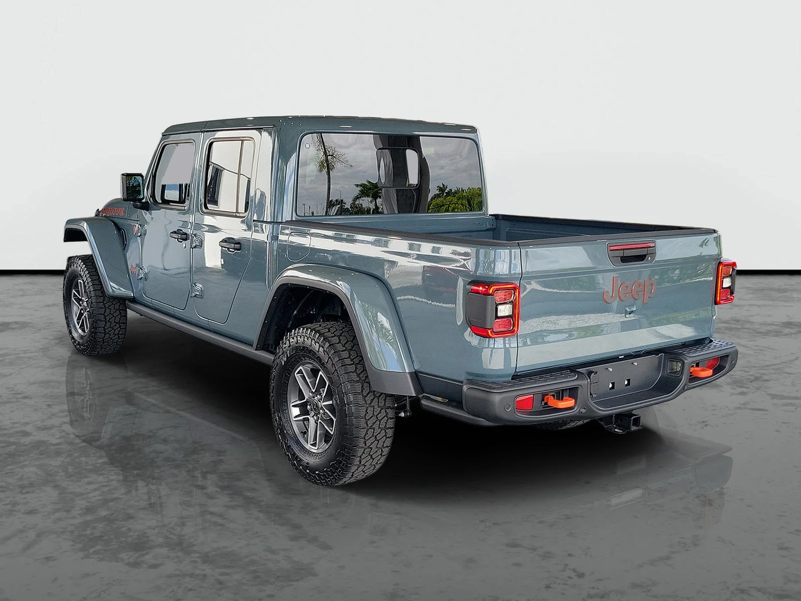 New 2025 Anvil Clear-Coat Exterior Paint Jeep Mojave X image 2