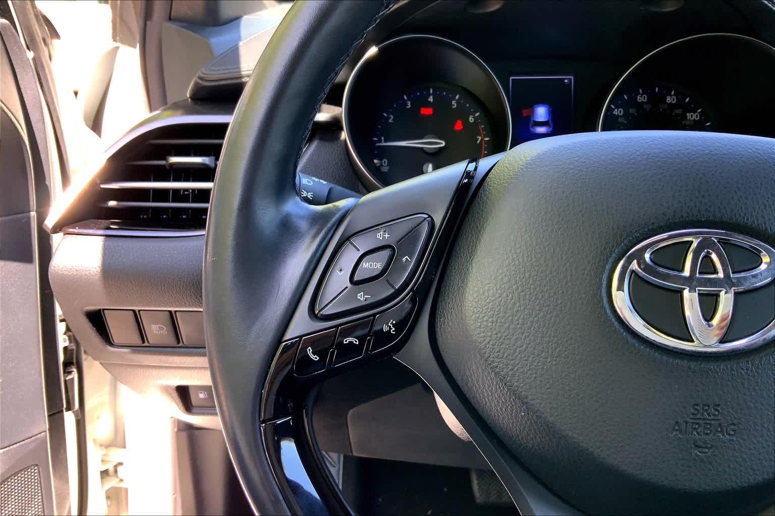 Used 2018 Blizzard Pearl Toyota XLE image 19