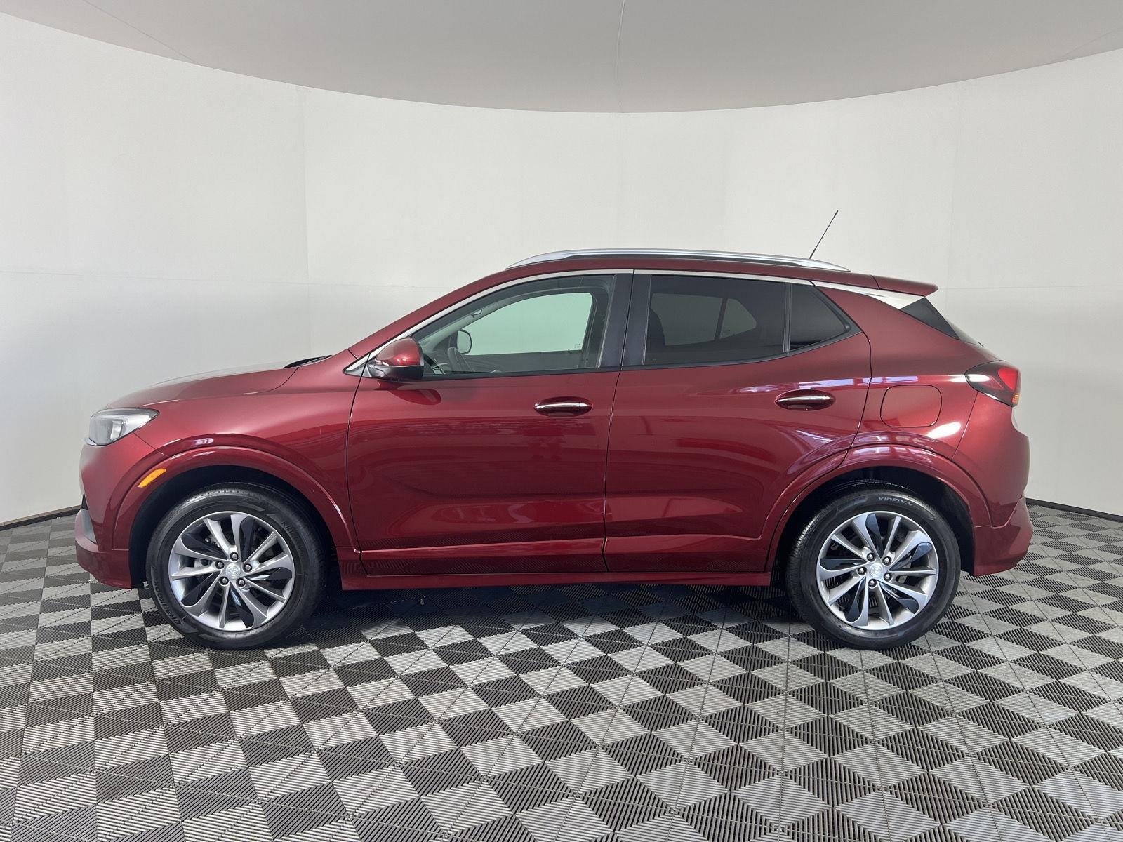 Used 2023 Cinnabar Metallic Buick Select image 27