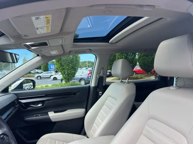 Used 2023 Platinum White Pearl Honda EX-L image 13