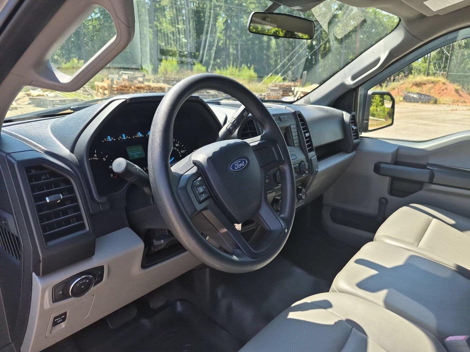 Used 2020  Ford XL image 18