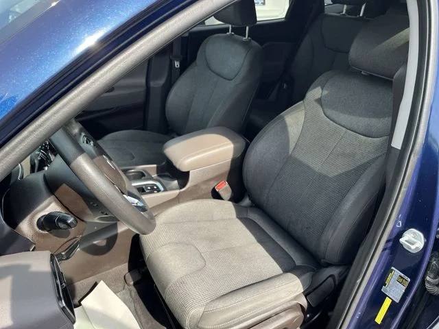 Used 2019 Blue Hyundai SE image 15