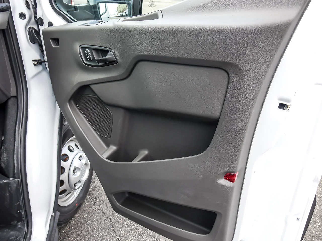 New 2026 Oxford White Ford Cutaway image 33