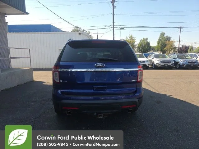 Used 2013 Blue Metallic Ford  image 7