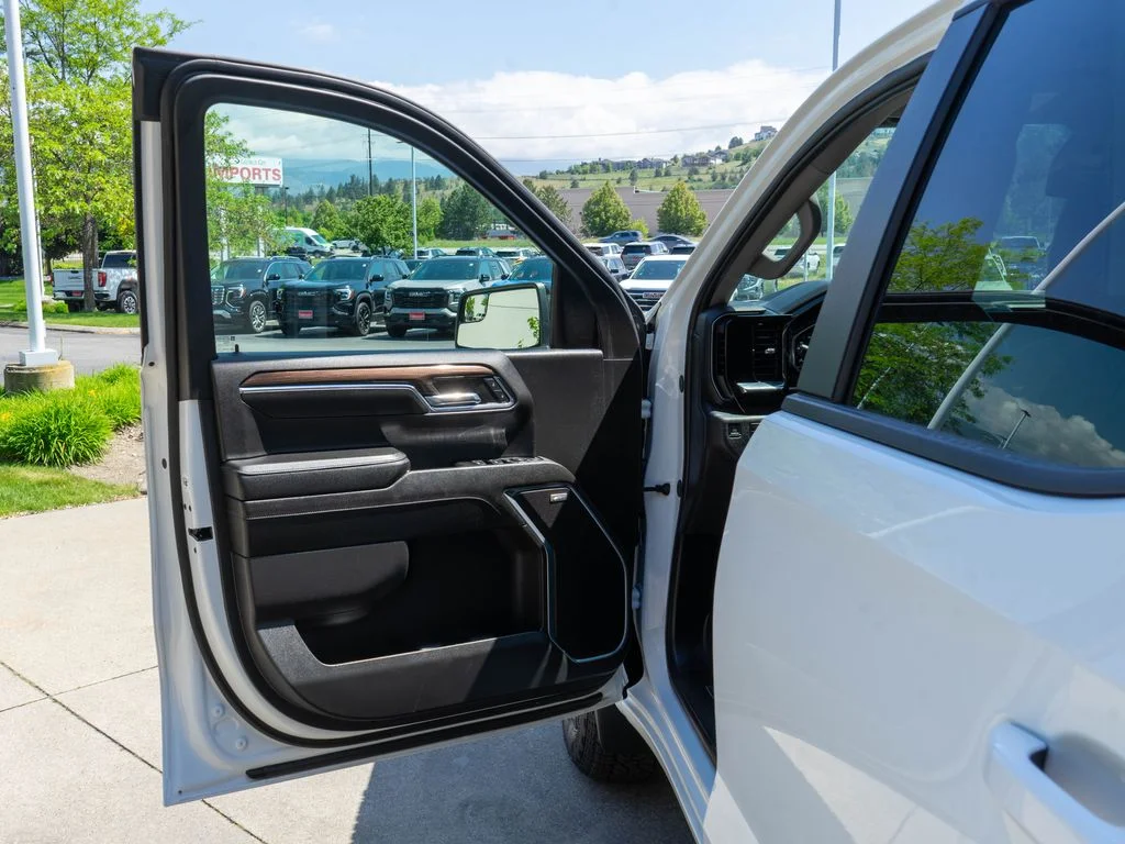 Used 2024 White Chevrolet RST image 15