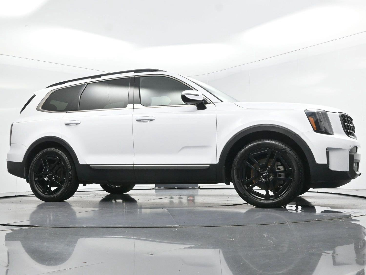 Used 2023 Glacial White Pearl Kia SX X-Line image 54