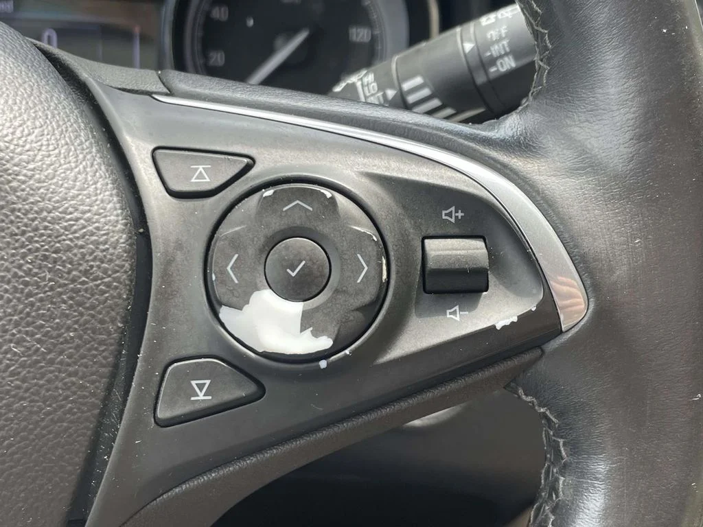 Used 2020 Brown Buick Preferred image 21