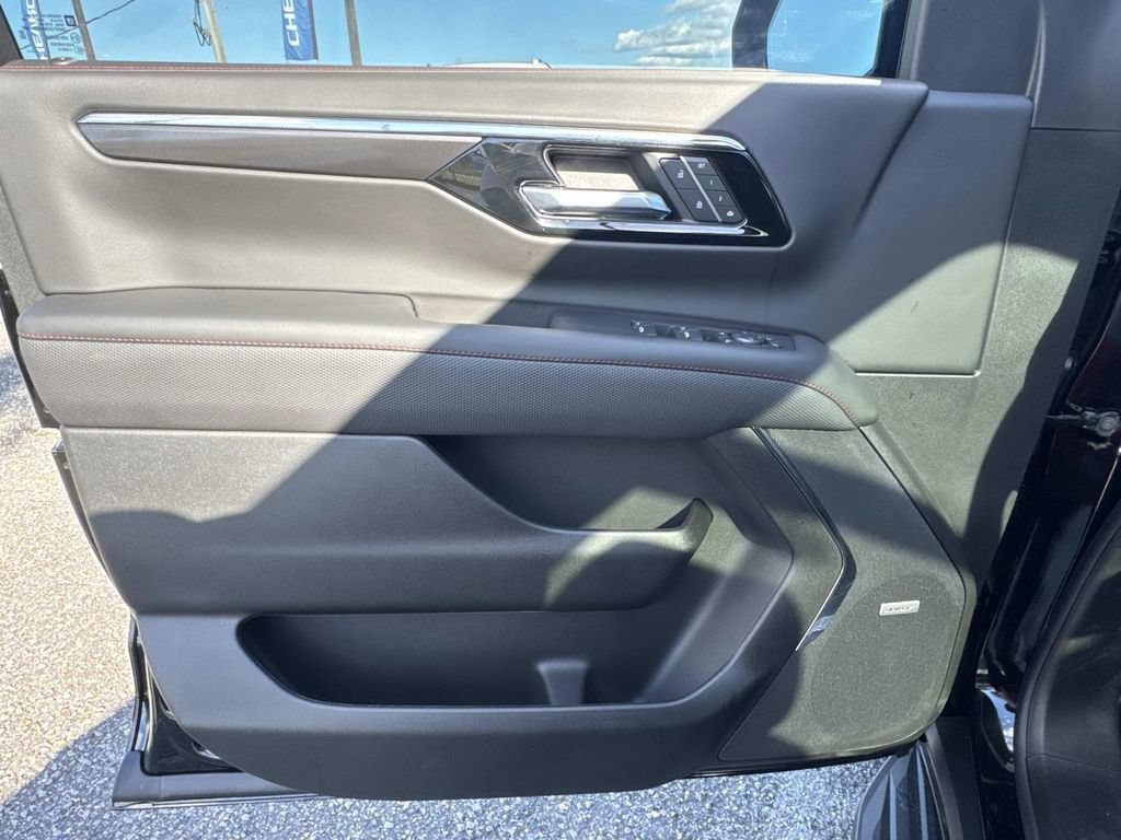 2026 Chevrolet Suburban RST - Photo 22