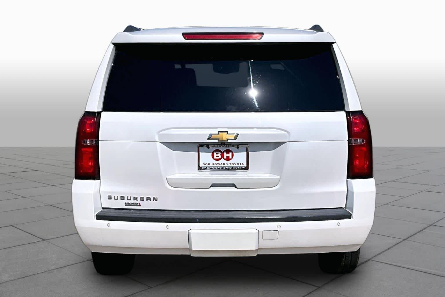 Used 2018 Iridescent Pearl Tricoat Chevrolet LT image 4