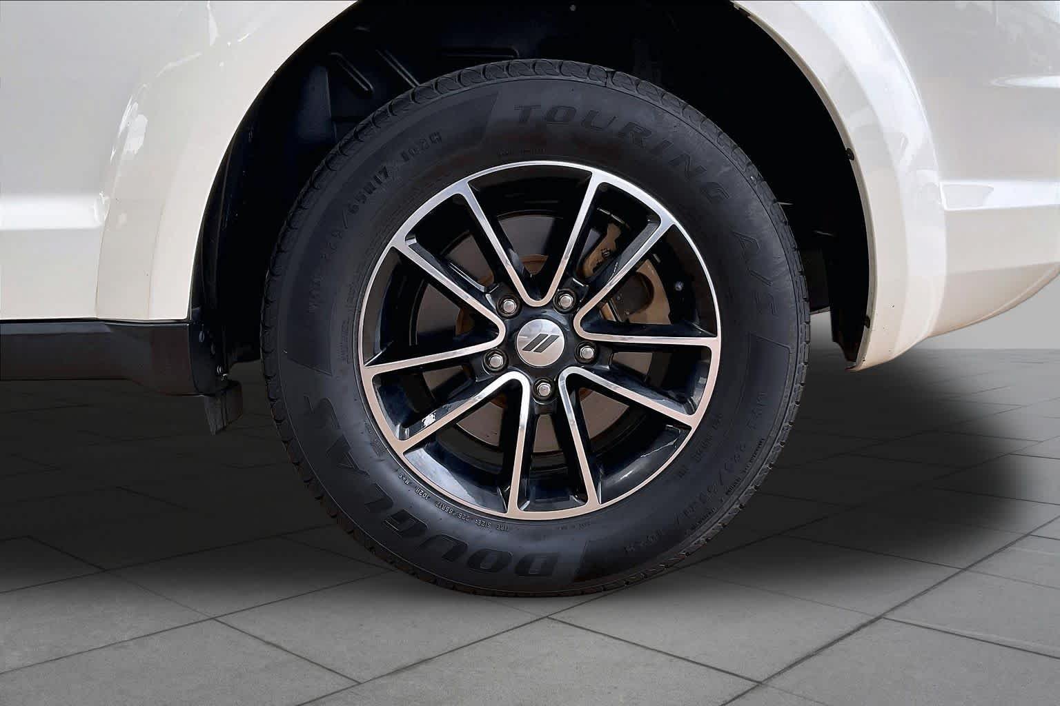 Used 2018 Vice White Dodge SE image 12