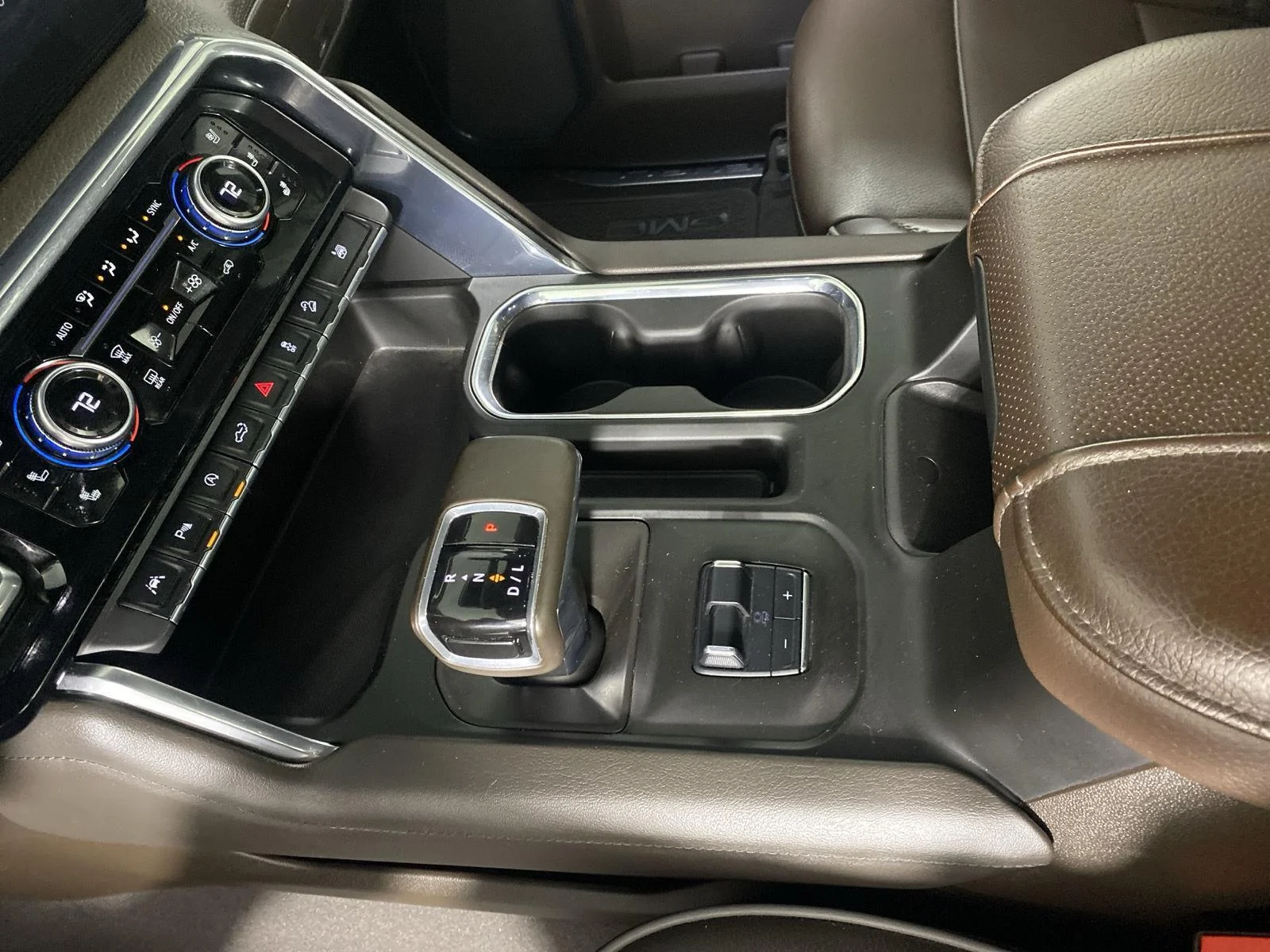Used 2024 Metallic GMC Denali image 22
