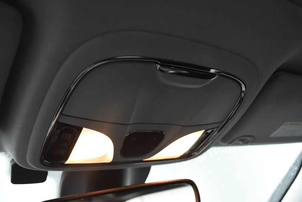 Used 2019 Black Jeep Overland image 18