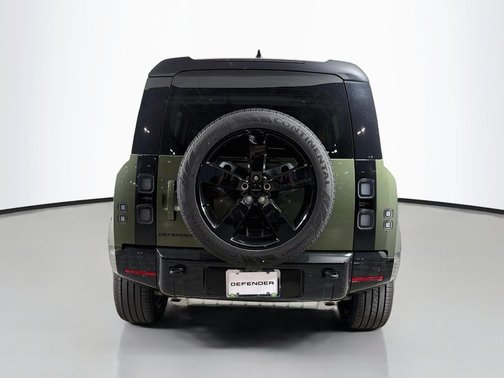 New 2026 Woolstone Green Land Rover X-Dynamic SE image 6