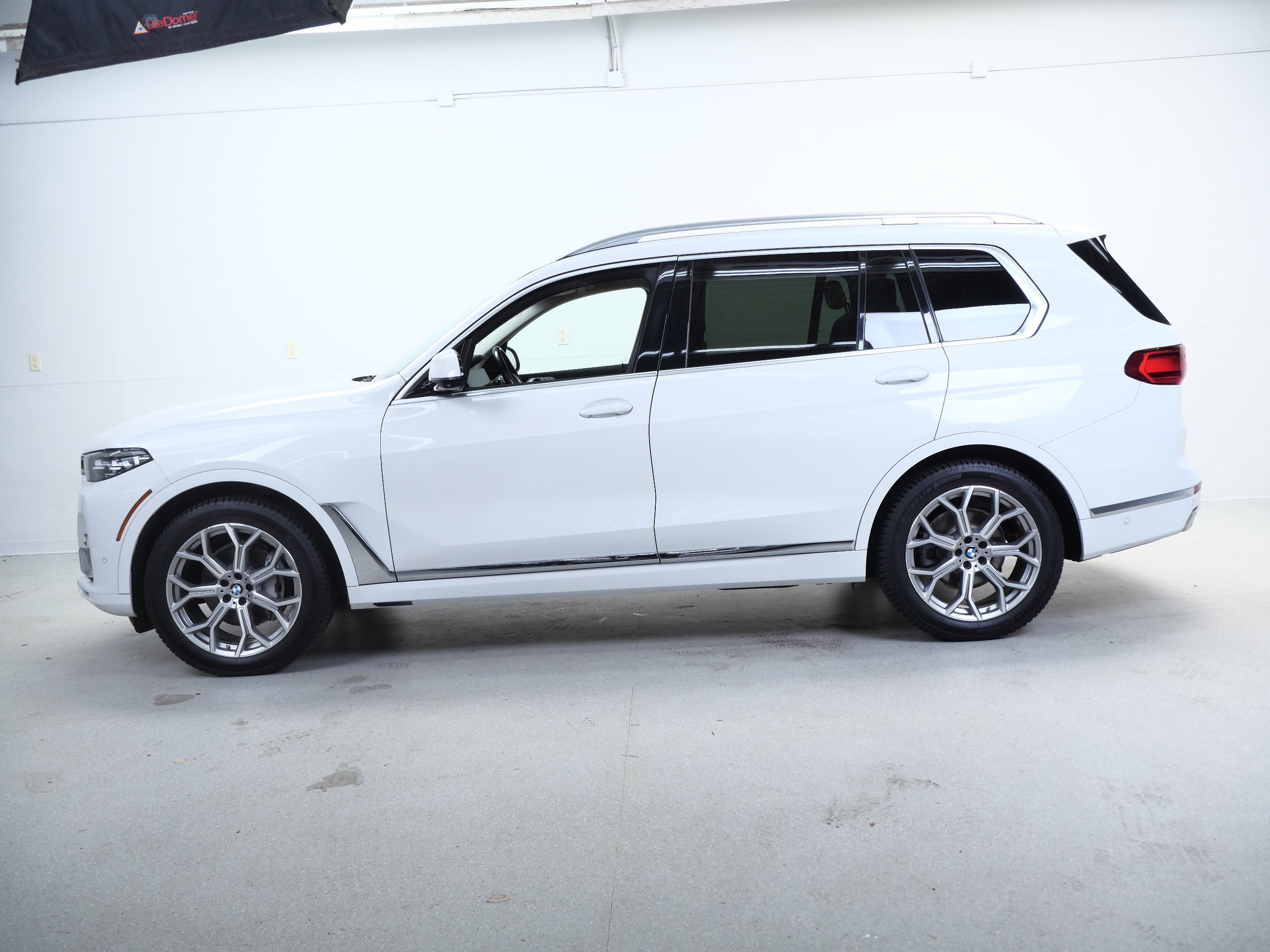Used 2019 Alpine White BMW xDrive40i image 10