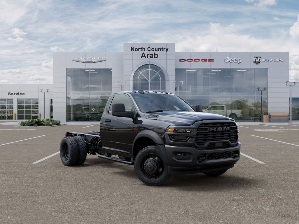 New 2026 Diamond Black Crystal Pearl-Coat Exterior Paint RAM Tradesman image 5