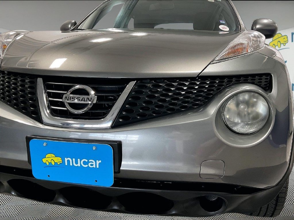 Used 2013 Gray Nissan SV image 31