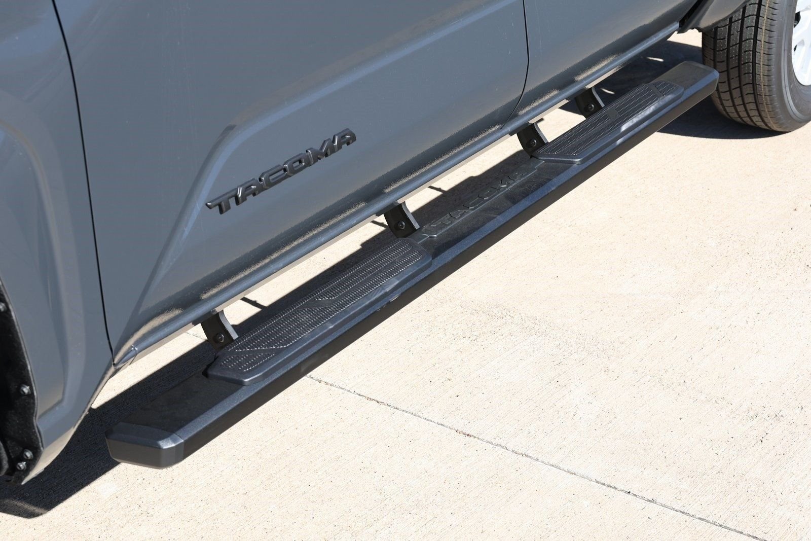 2025 Toyota Tacoma SR5 - Photo 10