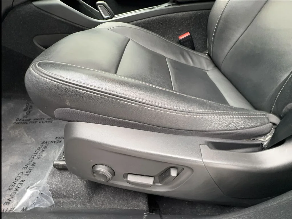 Used 2021 Black Volvo Momentum image 20