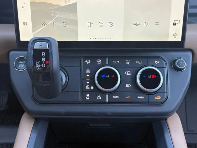 New 2026 Woolstone Green Land Rover X-Dynamic SE image 36