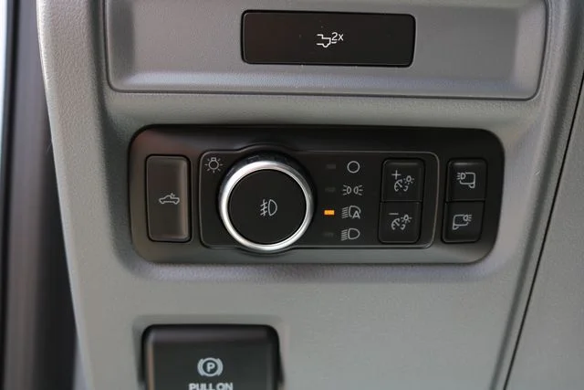 New 2026 Oxford White Ford XLT image 28