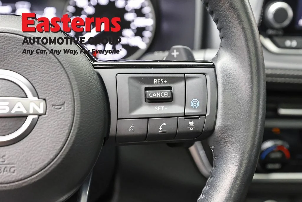 Used 2023 Gray Nissan SV image 16