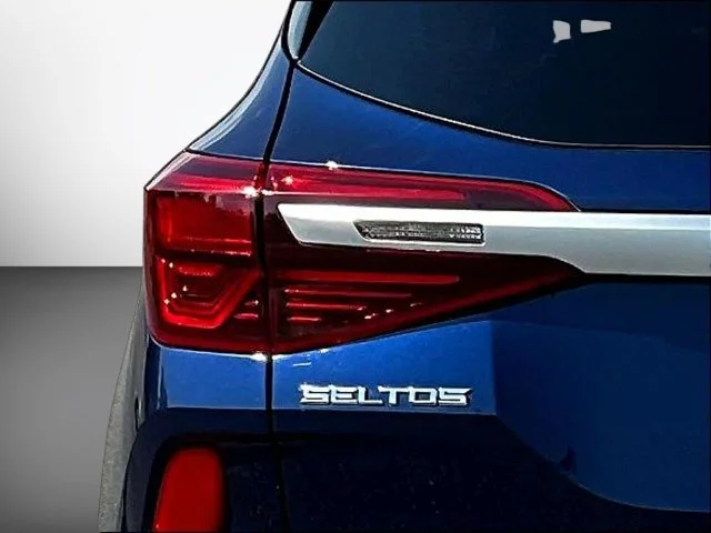 Used 2021 Blue Kia S image 27