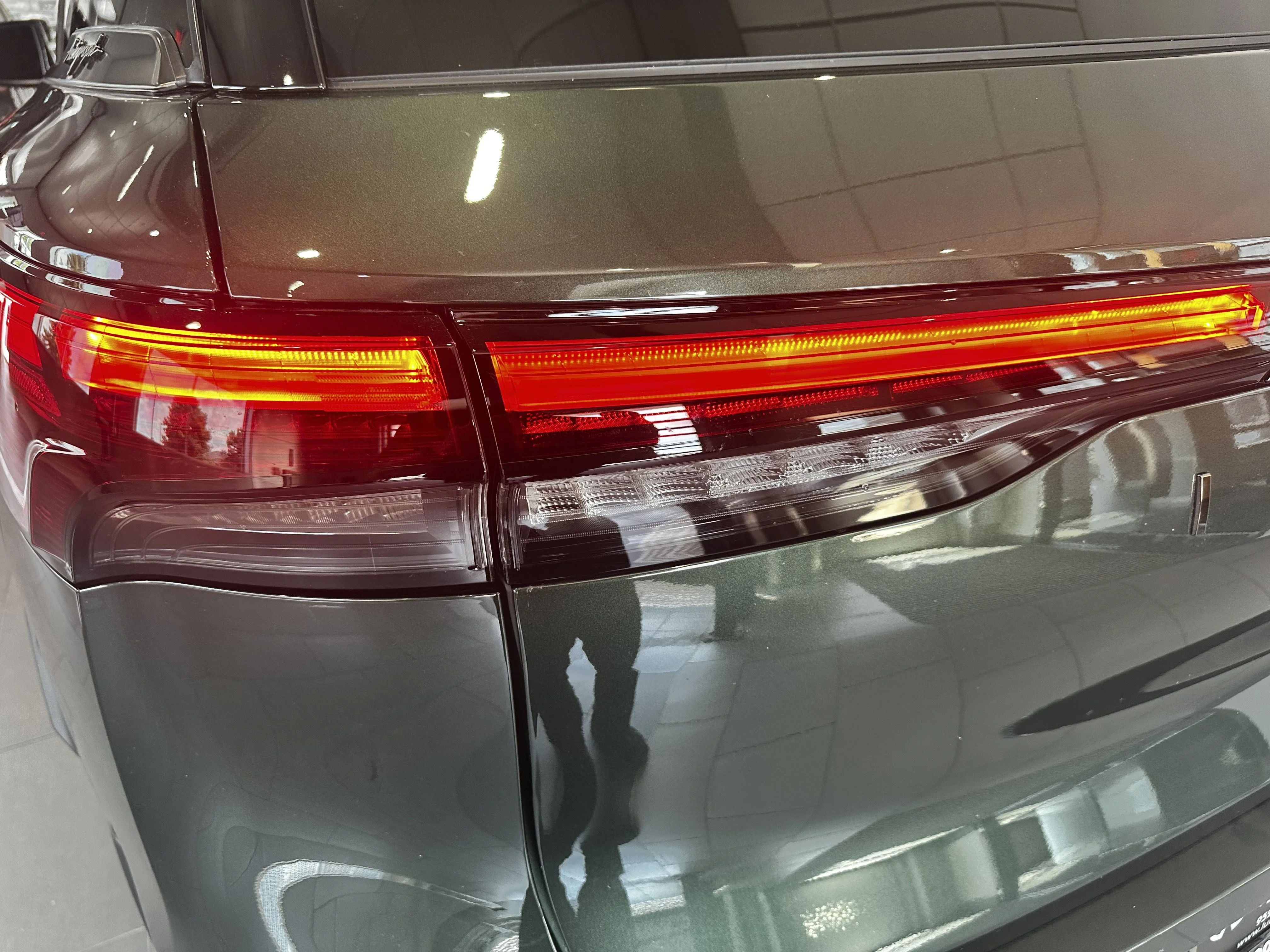 New 2027 2T DEEP EMRLD INFINITI Autograph AWD image 8