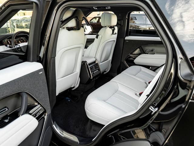 New 2026 Santorini Black LAND ROVER SE image 25