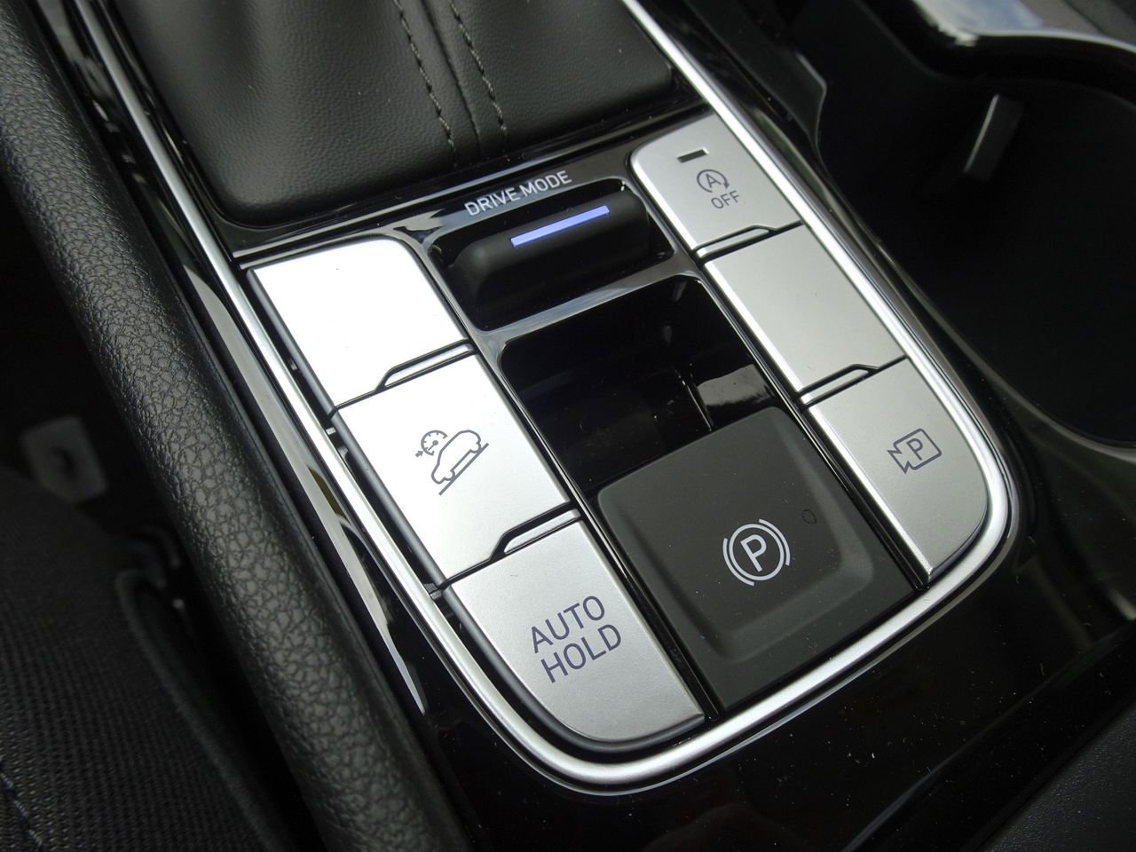 New 2026 Gray Hyundai SE FWD image 16