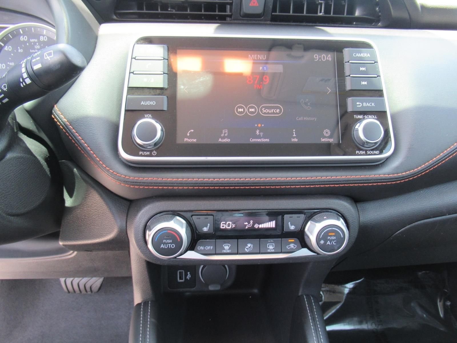 Used 2020 White Nissan SR image 26