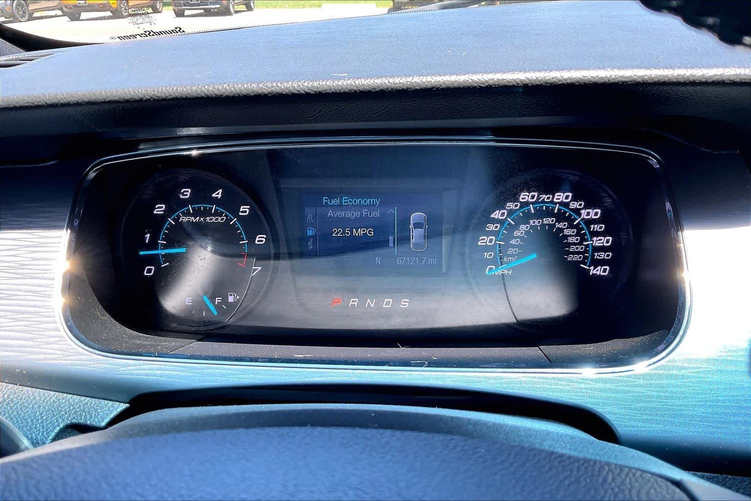 Used 2018 White Gold Metallic Ford SEL image 24
