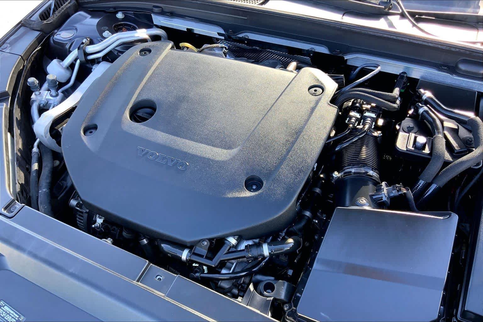 Used 2023 Platinum Grey Metallic Volvo Ultimate image 33