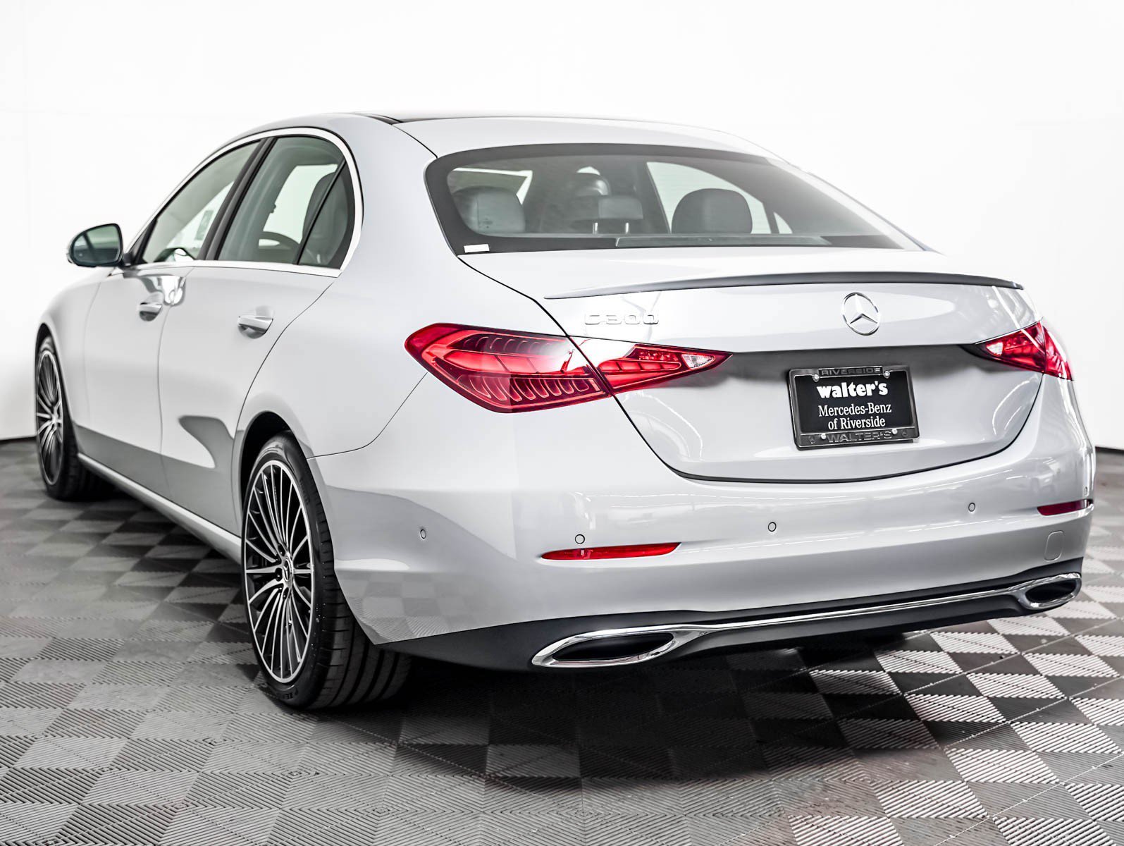 New 2026 MANUFAKTUR Alpine Grey Mercedes-Benz C 300 image 2