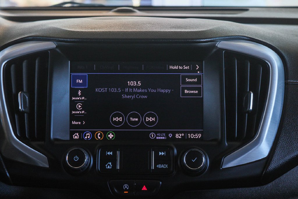 Used 2023 White GMC SLT image 14