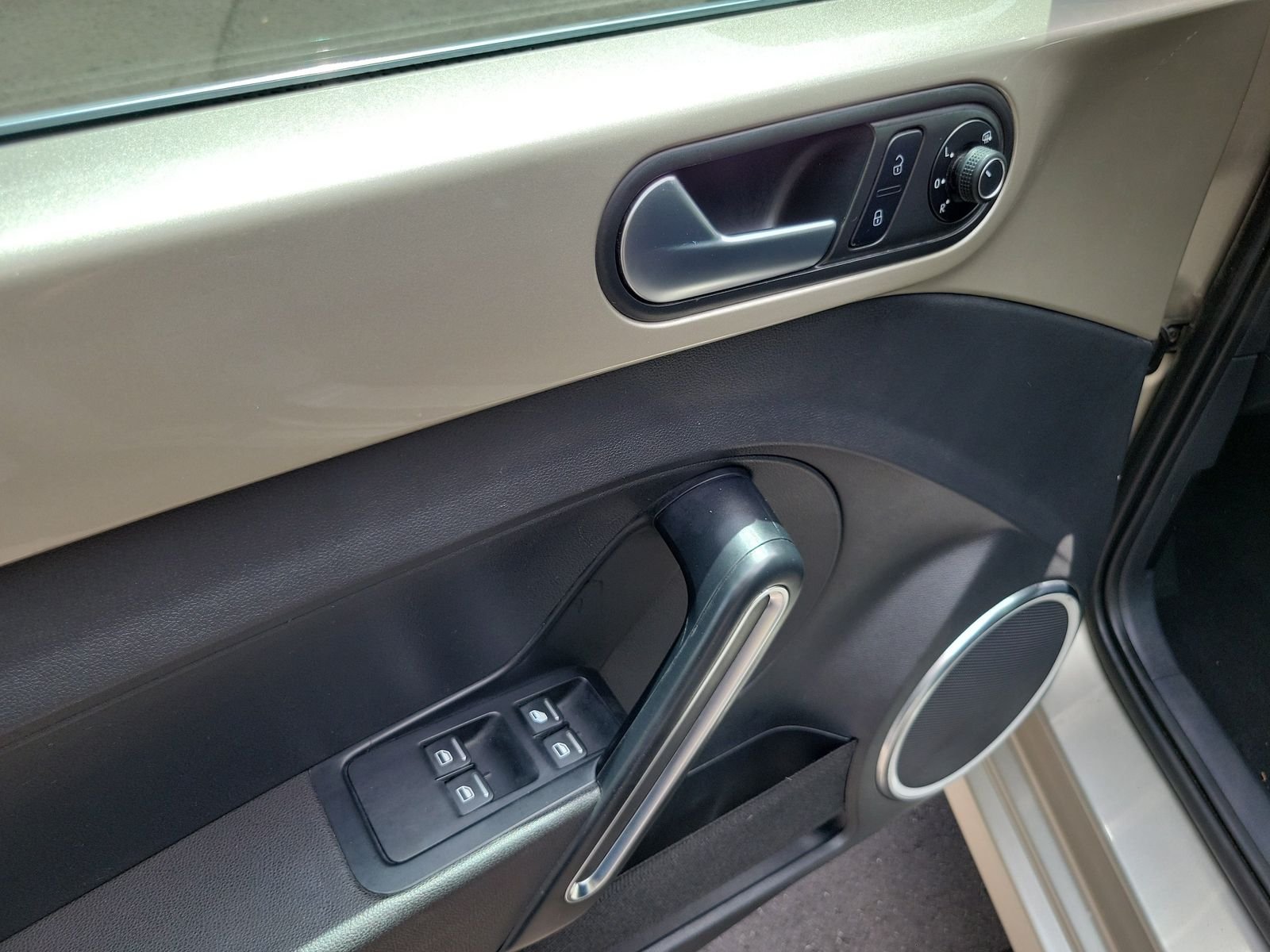 Used 2015 Silver Volkswagen 1.8T image 8