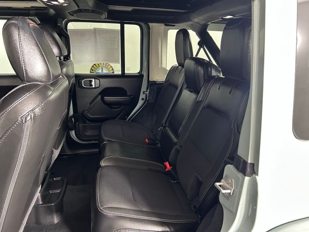 Used 2023 Gray Jeep  image 16