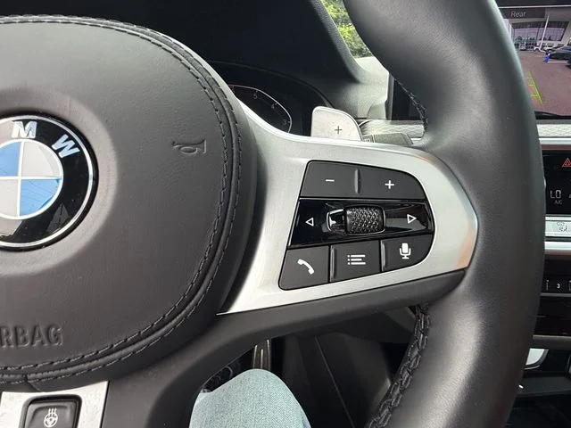 Used 2023 Carbon Black Metallic BMW xDrive30i image 24