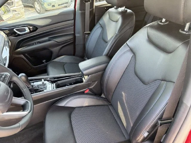 Used 2026 Red Jeep Latitude image 19