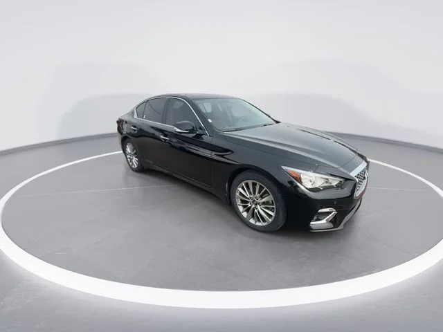 Used 2023 Black INFINITI LUXE image 2